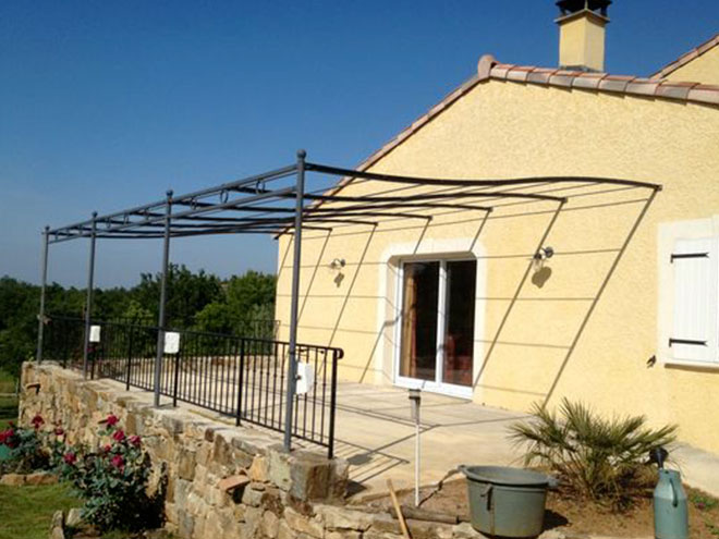 Pergolas terrasses verandas en métal ferronnerie à beaulieu en ardeche méridionale