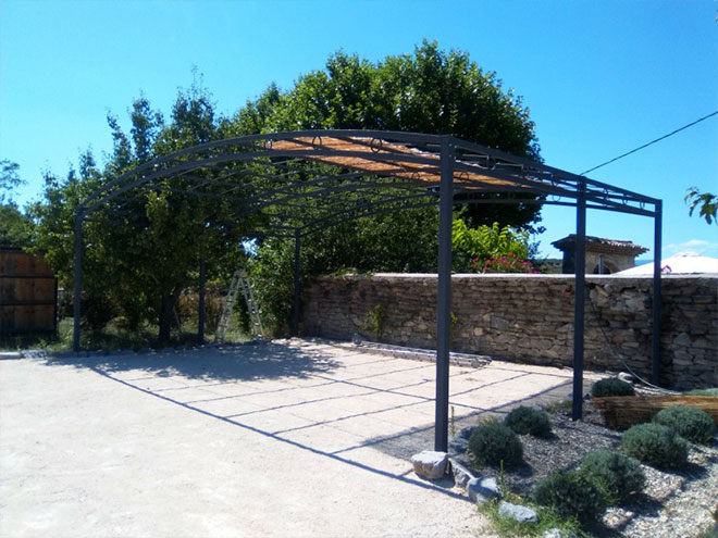 Pergolas terrasses verandas en métal ferronnerie à beaulieu en ardeche méridionale