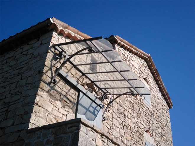 Pergolas terrasses verandas en métal ferronnerie à beaulieu en ardeche méridionale